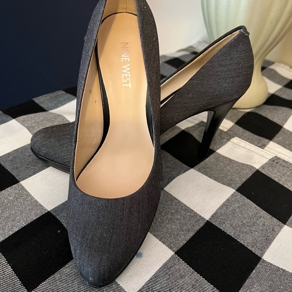 Nine West Grey cloth heels size 7 - Picture 2 of 5